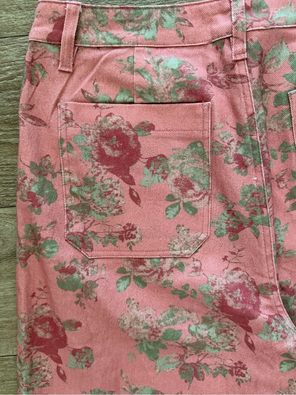 Pink Floral Wide-Leg Ankle Denim Pants by Entro NWT Size Large - Picture 13 of 13